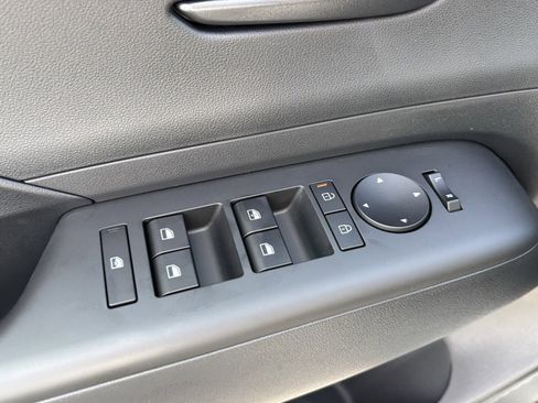 New 2026 Hyundai Kona SE image 11