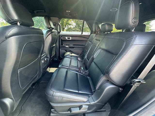 Used 2020 Ford Explorer XLT w/ Equipment Group 202A AWD/4WD image 15