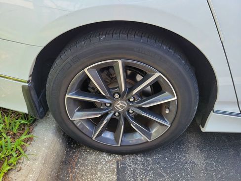 Used 2021 Honda Accord EX-L image 11