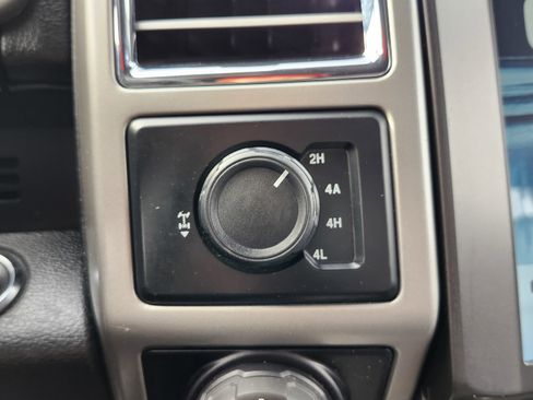 Used 2016 Ford F150 Lariat image 9