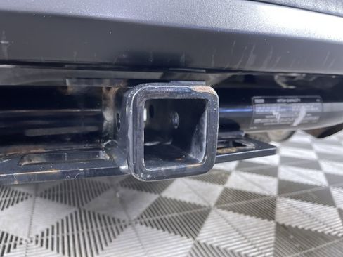 Used 2019 Toyota Highlander SE image 25