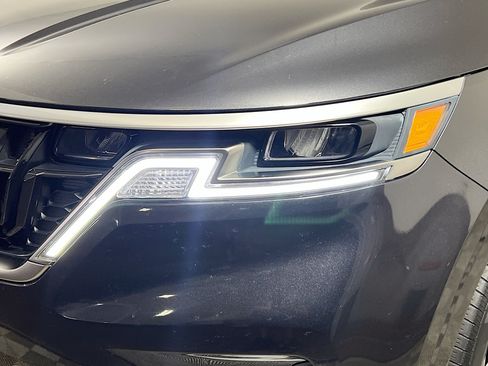 Used 2024 Kia Carnival LX FWD image 12