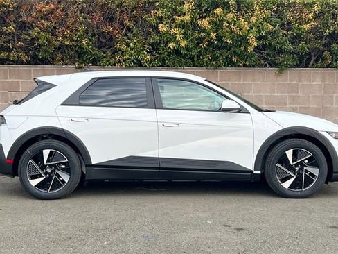 New 2026 Hyundai Ioniq 5 SEL image 5