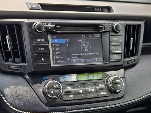 Used 2018 Toyota RAV4 XLE FWD image 20