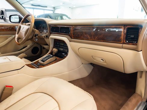 Used 1996 Jaguar XJ Vanden Plas RWD image 29