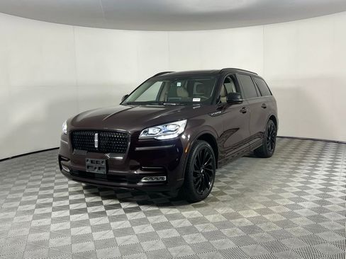 Used 2023 Lincoln Aviator Reserve w/ Equipment Group 201A image 3