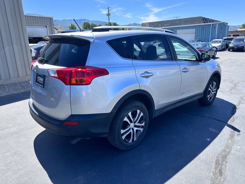 Used 2015 Toyota RAV4 LE AWD/4WD image 3