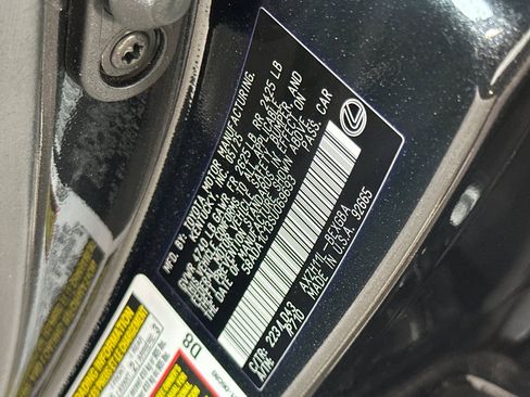 Used 2025 Lexus ES 300h w/ Premium Package image 40