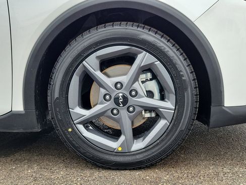 Used 2025 Kia K4 FWD image 9