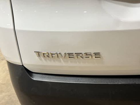 Used 2023 Chevrolet Traverse LT FWD image 26