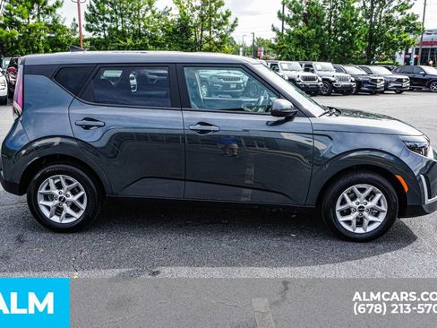 Used 2025 Kia Soul LX w/ LX Technology Package FWD image 8