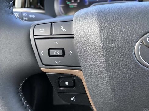 New 2025 Toyota Crown Signia Limited image 15