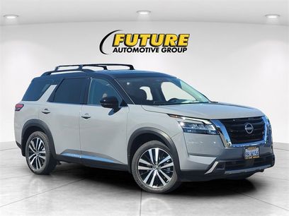 Used 2023 Nissan Pathfinder Platinum