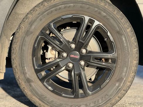 Used 2023 GMC Terrain AT4 image 3