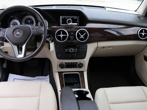 Used 2015 Mercedes-Benz GLK 350 4MATIC image 35