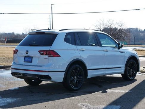Certified 2022 Volkswagen Tiguan SE R-Line image 7