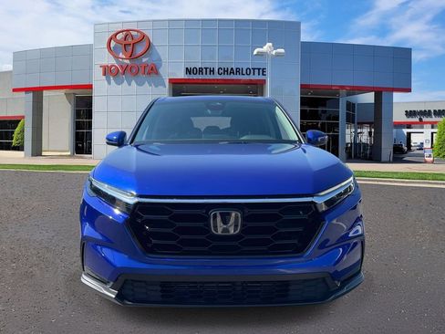 Used 2023 Honda CR-V EX image 2