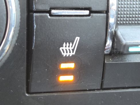 Used 2011 Chevrolet Impala LTZ FWD image 6