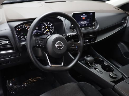 Used 2023 Nissan Rogue SV AWD/4WD image 6