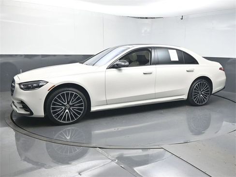 Used 2023 Mercedes-Benz S 500 4MATIC image 4