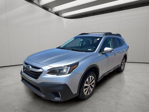 Used 2022 Subaru Outback Premium AWD/4WD image 1