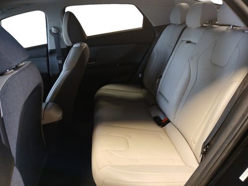 Used 2023 Hyundai Elantra Limited image 13