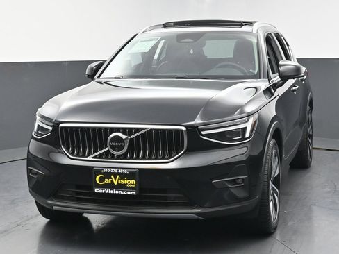 Used 2024 Volvo XC40 B5 Ultimate w/ Protection Package Premier image 7
