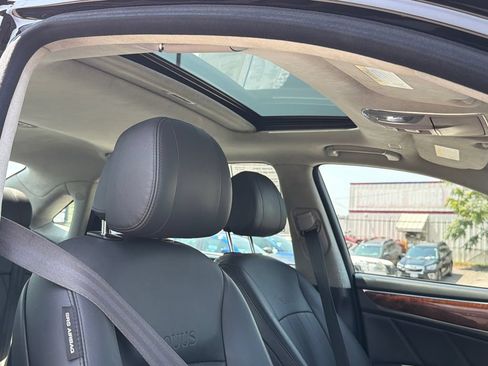 Used 2013 Hyundai Equus Signature RWD image 7