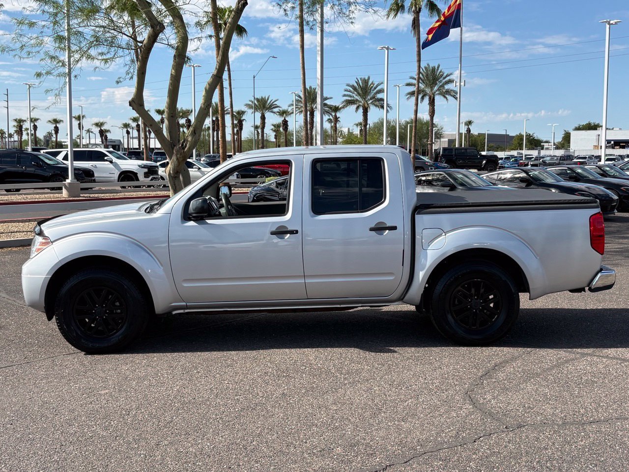 Used 2019 Nissan Frontier SV RWD image 3