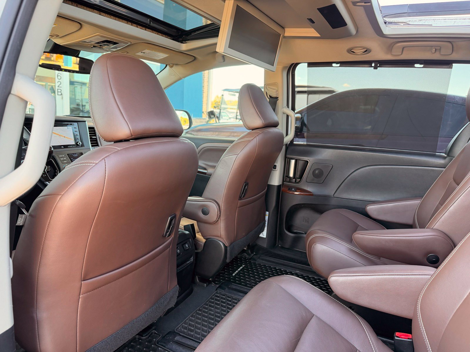 Used 2020 Toyota Sienna XLE Premium AWD/4WD image 22