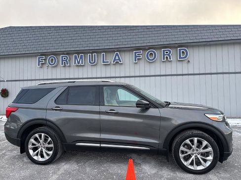 Certified 2023 Ford Explorer Platinum w/ Technology Package image 2