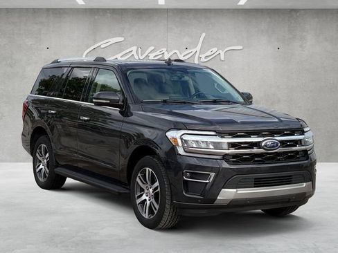 Used 2024 Ford Expedition Limited RWD image 2