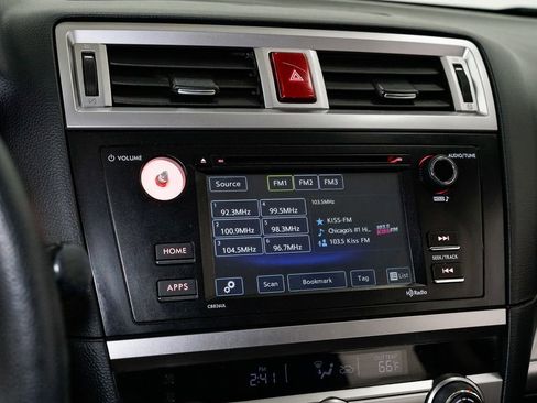 Used 2017 Subaru Outback 2.5i image 16