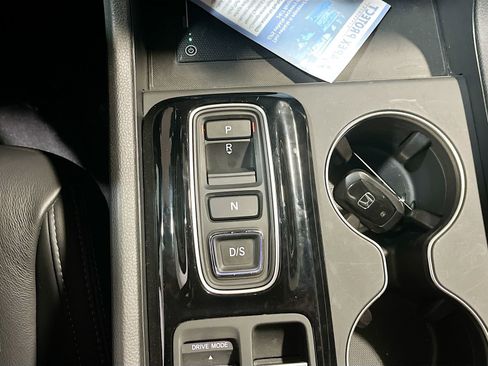 Used 2025 Honda Pilot EX-L image 16