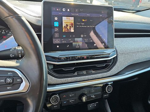 Used 2022 Jeep Compass Latitude w/ Sun and Sound Group image 18