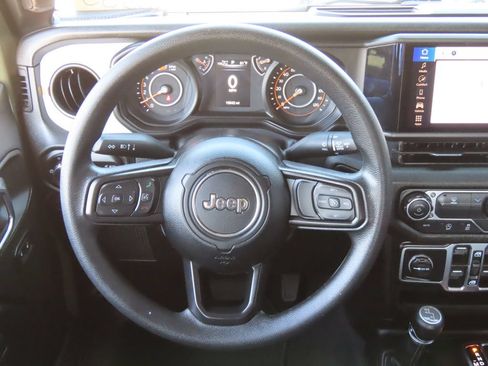 Used 2026 Jeep Wrangler Unlimited Sport AWD/4WD image 36
