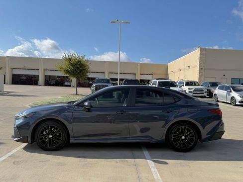 Used 2026 Toyota Camry SE w/ Convenience Package FWD image 7