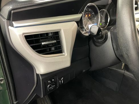 Used 2015 Toyota Corolla LE FWD image 21
