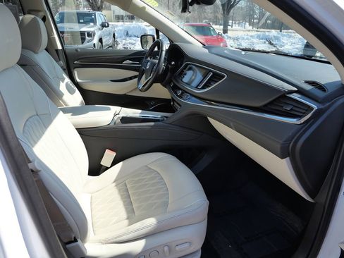 Used 2022 Buick Enclave Avenir w/ Avenir Technology Package image 14