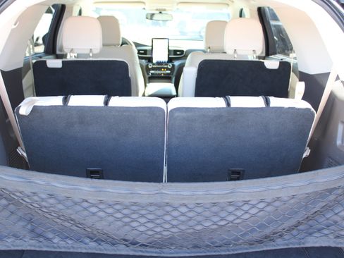 Used 2021 Ford Explorer Platinum w/ Equipment Group 601A AWD/4WD image 14