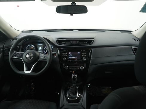 Used 2017 Nissan Rogue SV w/ Midnight Edition Package image 13