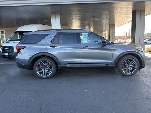 New 2026 Ford Explorer ST image 3