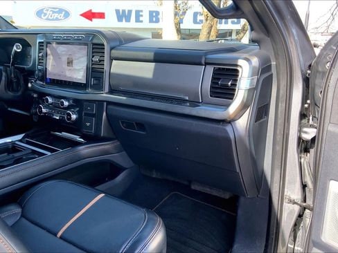Used 2024 Ford F250 Platinum w/ FX4 Off-Road Package image 18