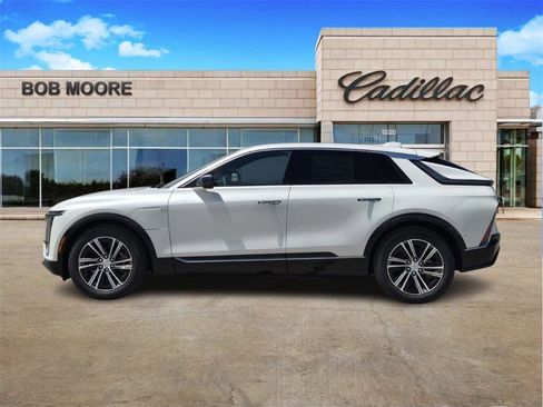 New 2025 Cadillac Lyriq Luxury image 4