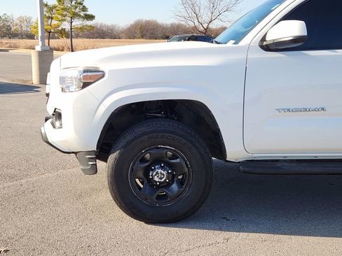 Used 2020 Toyota Tacoma SR5 image 8