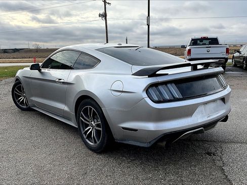 Used 2015 Ford Mustang Premium image 5