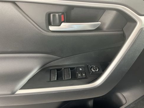 Used 2025 Toyota RAV4 XLE FWD image 13