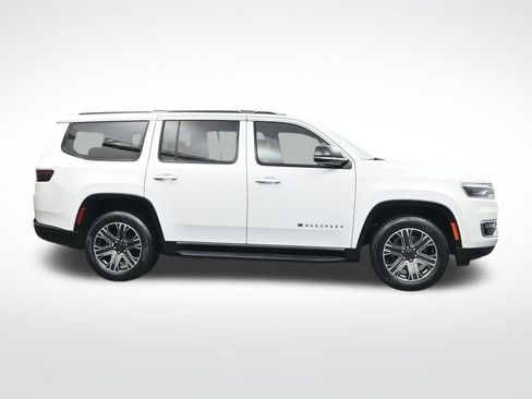 Used 2024 Jeep Wagoneer Series II w/ Flexible Seating Group image 4