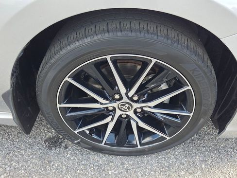Used 2022 Toyota Camry SE w/ Cold Weather Package image 14