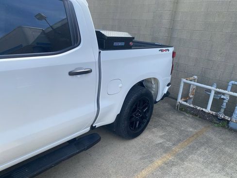 Used 2023 Chevrolet Silverado 1500 Custom AWD/4WD image 3